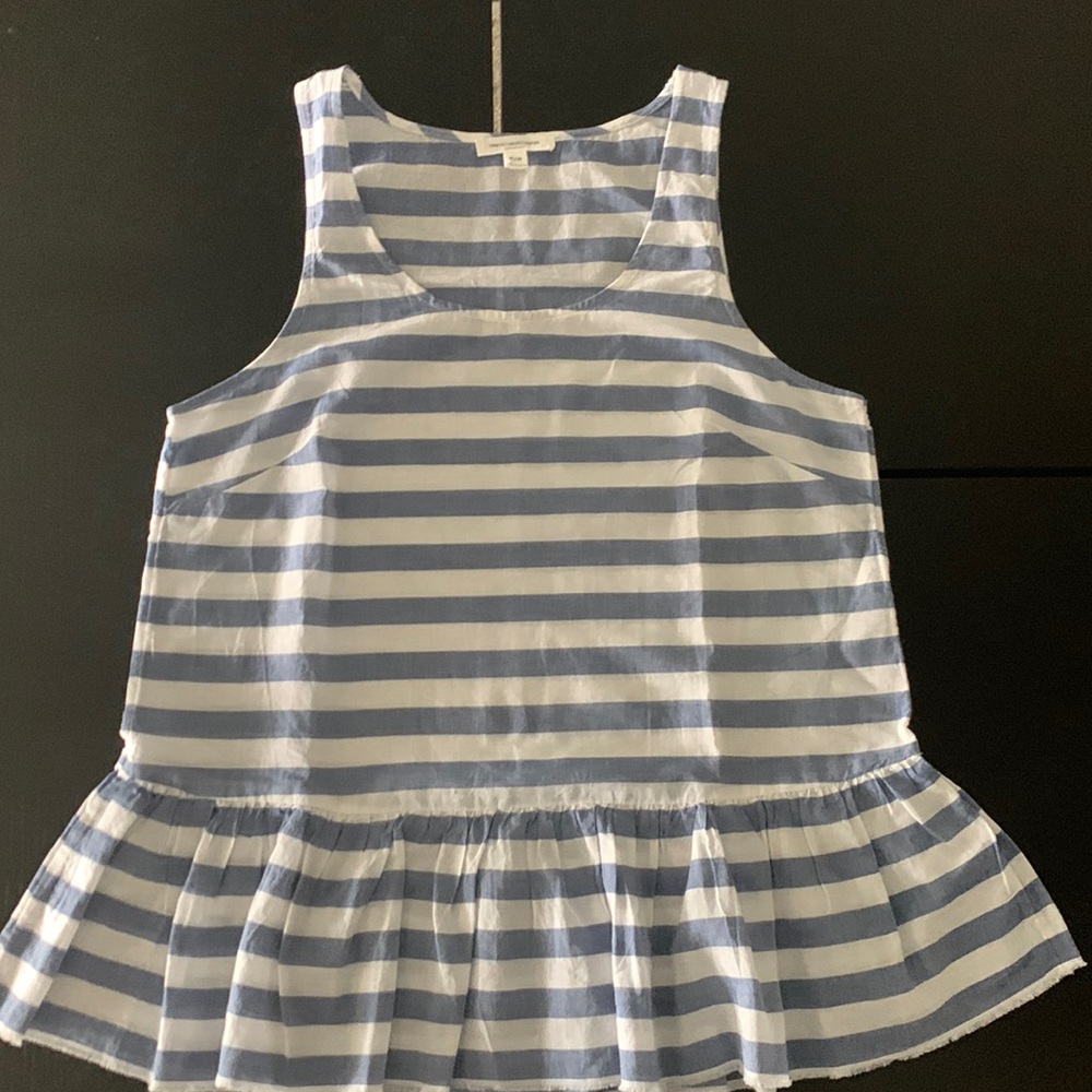 Lightweight sleeveless beach top